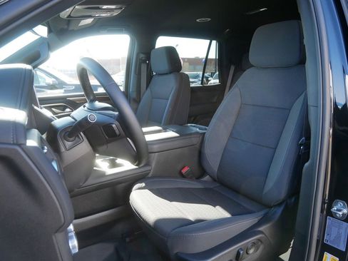 Used 2024 GMC Yukon SLE image 10