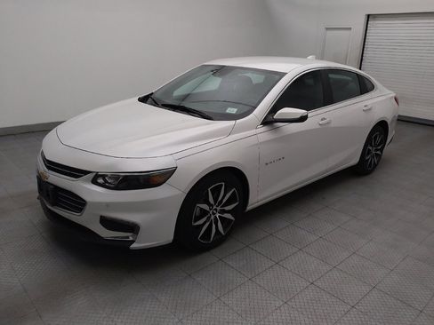 Used 2018 Chevrolet Malibu LT w/ Driver Confidence Package FWD image 2
