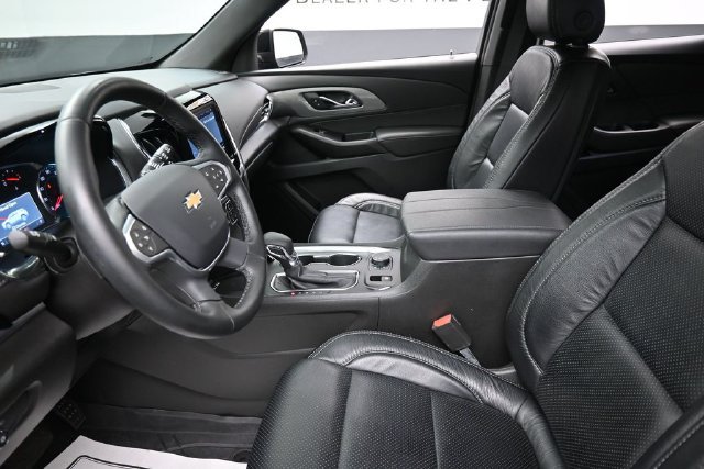 Used 2023 Chevrolet Traverse LT FWD image 16