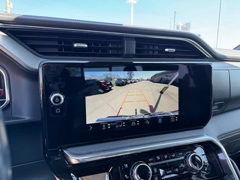 Used 2022 GMC Sierra 1500 Denali w/ Denali Reserve Package AWD/4WD image 17