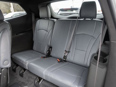 Used 2024 Buick Enclave Premium image 21