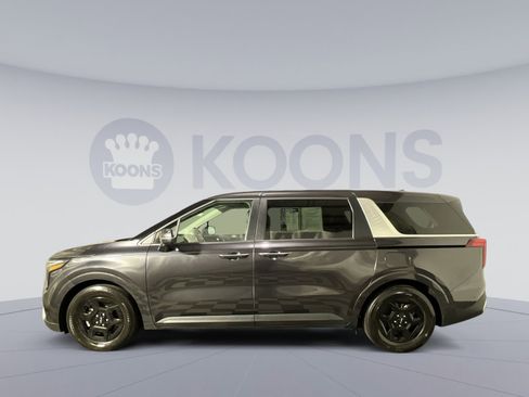 Used 2025 Kia Carnival FWD image 13