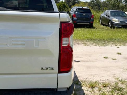 Used 2022 Chevrolet Silverado 1500 LTZ AWD/4WD image 10