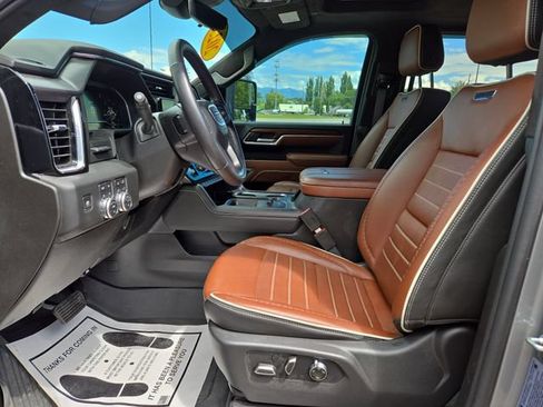 Used 2025 GMC Sierra 2500 Denali Ultimate AWD/4WD image 2