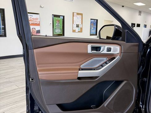 Used 2022 Ford Explorer King Ranch image 15
