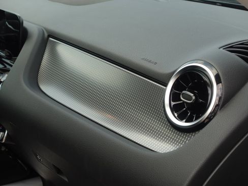 Used 2021 Mercedes-Benz GLA 250 4MATIC image 19