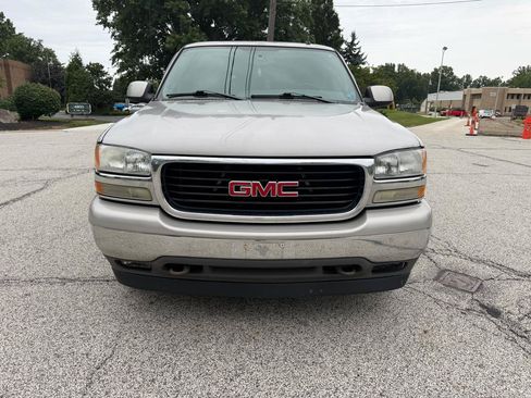 Used 2006 GMC Yukon XL SLT w/ SLT Preferred Equipment Group RWD image 2