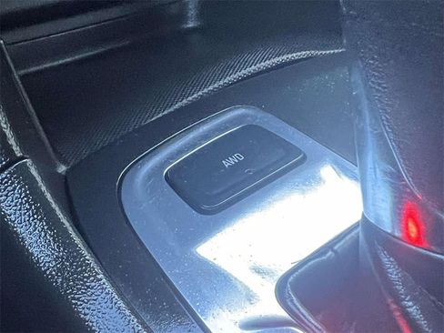 Used 2021 Chevrolet Equinox LS image 15