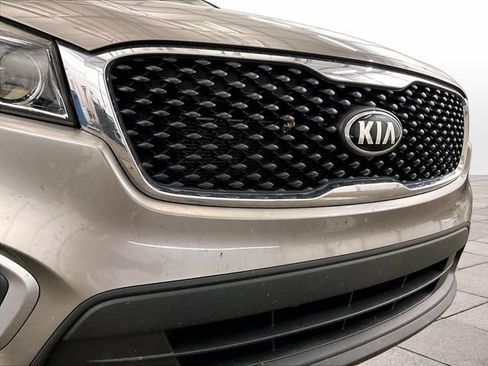 Used 2017 Kia Sorento AWD image 30