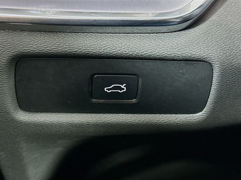 Used 2024 Volvo S60 B5 Core image 17