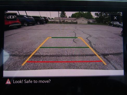 Used 2021 Volkswagen Tiguan SE w/ Panoramic Sunroof Package AWD/4WD image 18