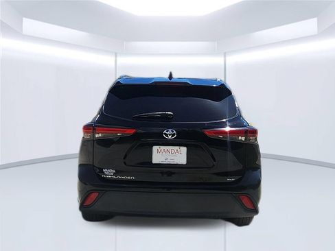 Used 2020 Toyota Highlander XLE FWD image 6