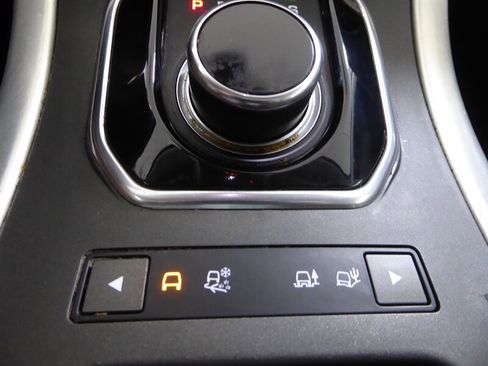 Used 2016 Land Rover Range Rover Evoque SE image 19