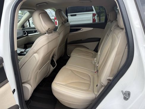 Used 2020 Lincoln Nautilus FWD w/ Equipment Group 101A image 13