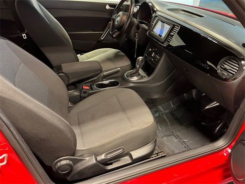 Used 2019 Volkswagen Beetle 2.0T S image 10