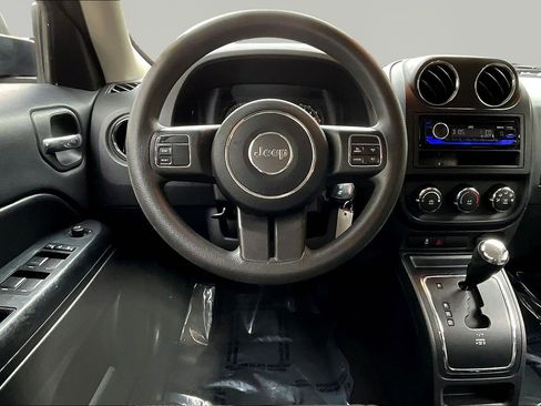 Used 2014 Jeep Patriot Sport w/ Power Value Group FWD image 8