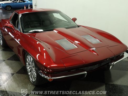 Used 2005 Chevrolet Corvette Coupe w/ Preferred Equipment Group RWD image 15