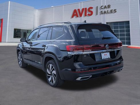 Used 2025 Volkswagen Atlas SE image 6