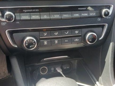 Used 2020 Kia Optima LX FWD image 7