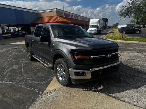 Used 2025 Kia Carnival image 4