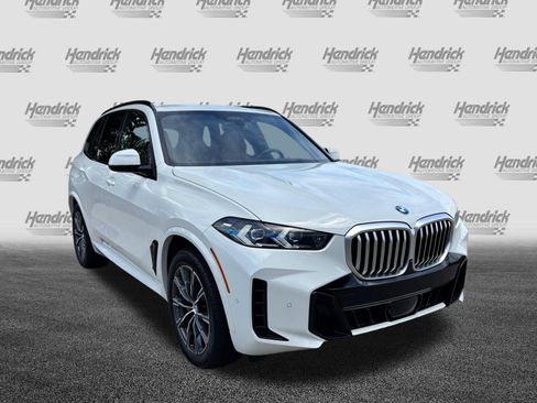 Used 2024 BMW X5 sDrive40i w/ M Sport Package RWD image 2