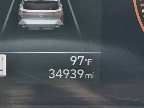 Used 2025 Hyundai Kona SEL FWD image 32