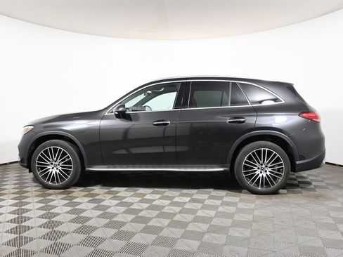 Used 2023 Mercedes-Benz GLC 300 4MATIC image 2