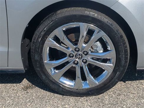 Certified 2023 Toyota Sienna Platinum image 11