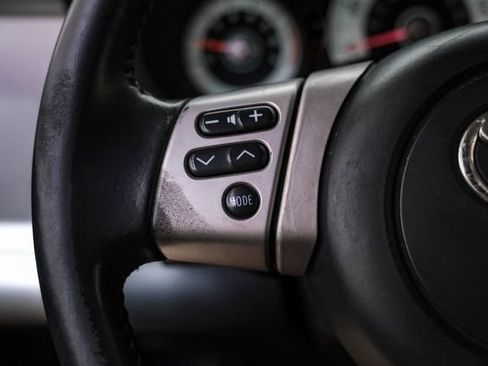 Used 2010 Toyota FJ Cruiser 4WD image 17