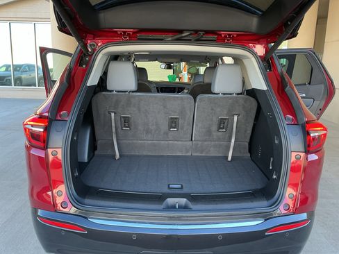 Used 2020 Buick Enclave Essence image 15