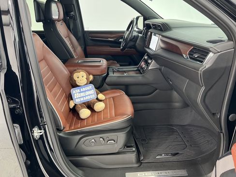 Used 2023 GMC Yukon Denali Ultimate image 26