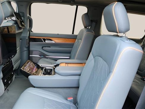 Used 2023 Jeep Grand Wagoneer L Series III w/ Rear Seat Video Group 1 image 17