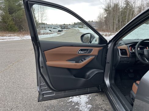 New 2026 Nissan Rogue Platinum image 17