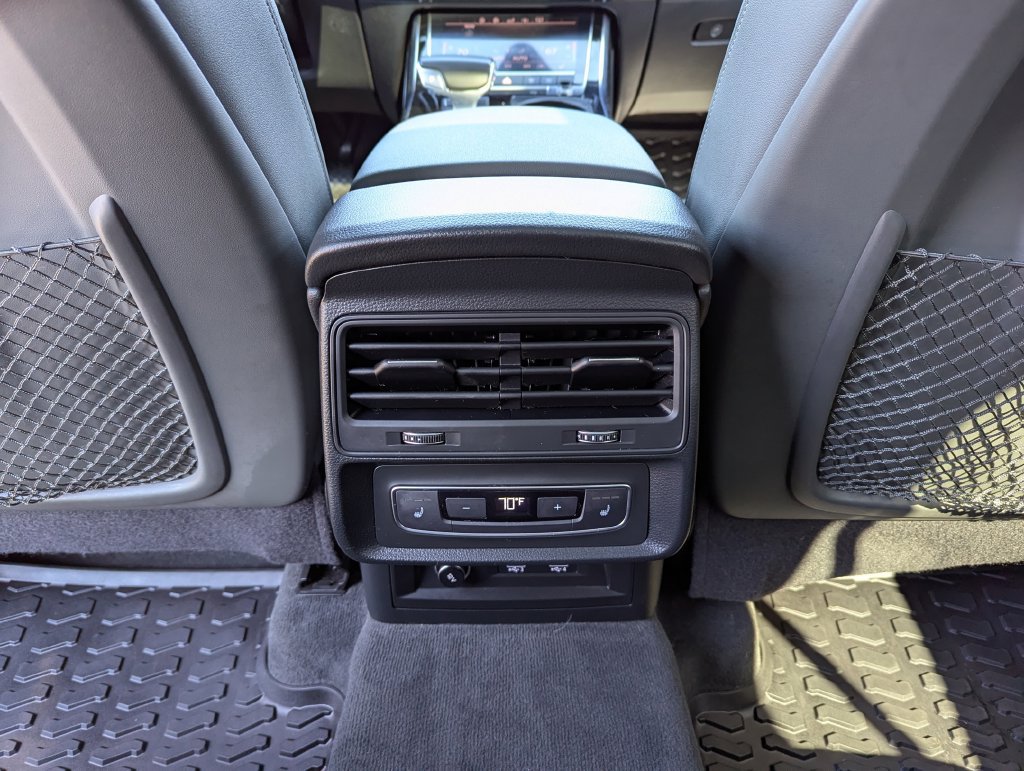 Used 2019 Audi Q8 Premium AWD/4WD image 32