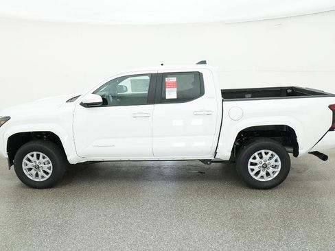 New 2025 Toyota Tacoma SR5 image 9