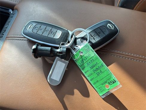 Used 2023 Nissan Pathfinder Platinum image 44