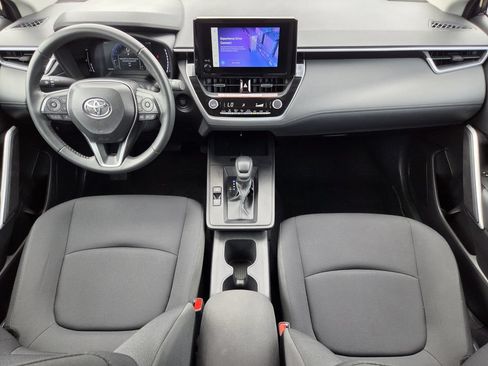 Used 2026 Toyota Corolla Cross LE FWD image 13