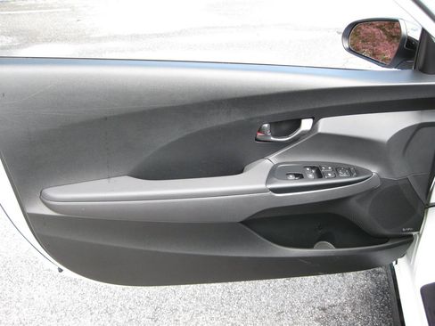 Used 2020 Hyundai Veloster Turbo Ultimate FWD image 10
