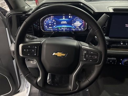 Used 2025 Chevrolet Silverado 2500 LT w/ Convenience Package image 15