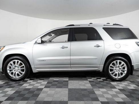Used 2015 GMC Acadia Denali image 3
