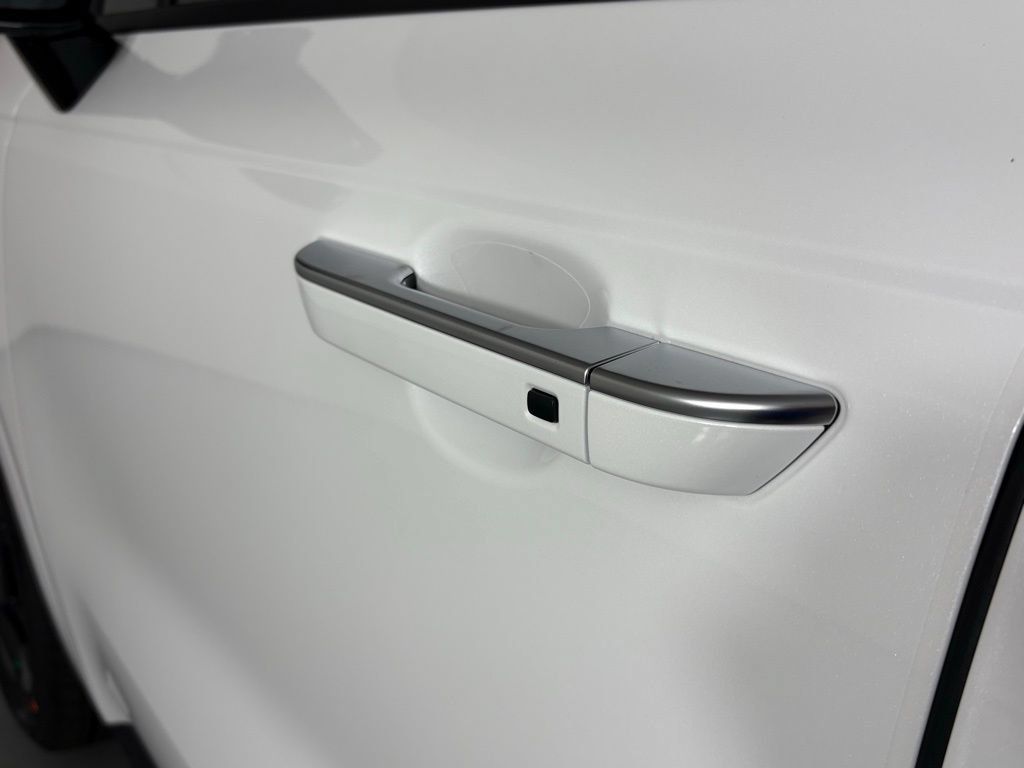 New 2026 Kia Carnival EX FWD image 12