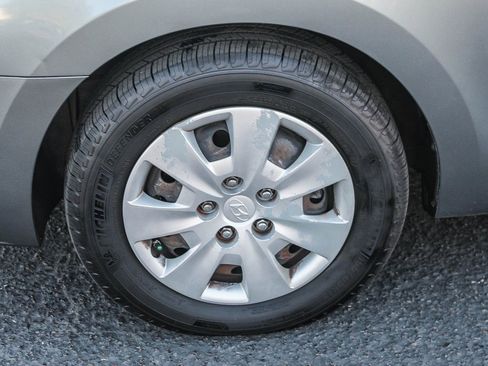 Used 2010 Hyundai Elantra GLS w/ Popular Equipment Pkg 2 image 7