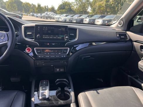 Used 2020 Honda Pilot Touring image 14