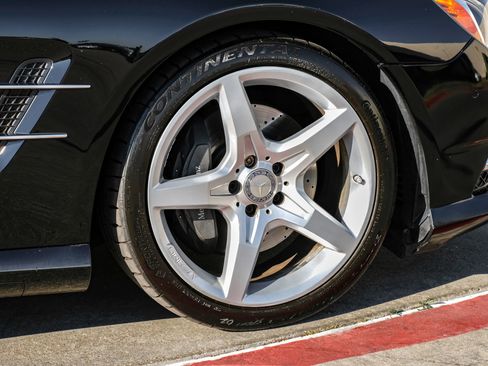 Used 2016 Mercedes-Benz SL 400 w/ Premium I Package image 38