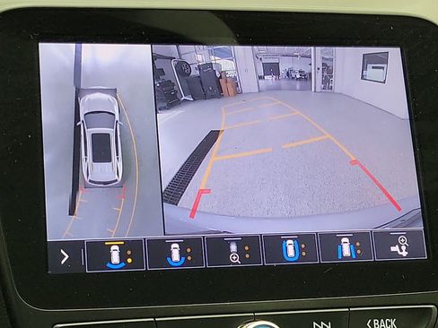 Certified 2020 Chevrolet Equinox Premier AWD/4WD image 13