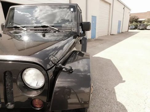 Used 2013 Jeep Wrangler Rubicon w/ Dual Top Group image 12