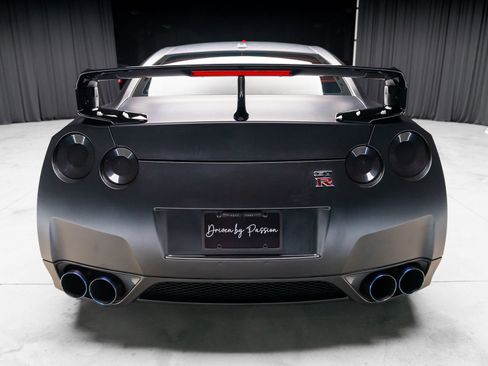 Used 2009 Nissan GT-R Premium AWD/4WD image 38