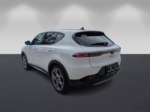 Used 2024 Alfa Romeo Tonale Ti image 6