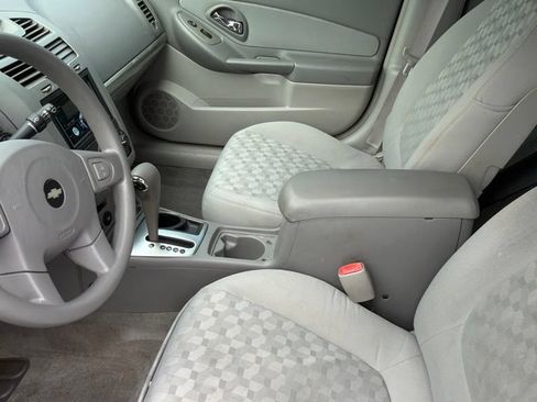 Used 2004 Chevrolet Malibu LS FWD image 3