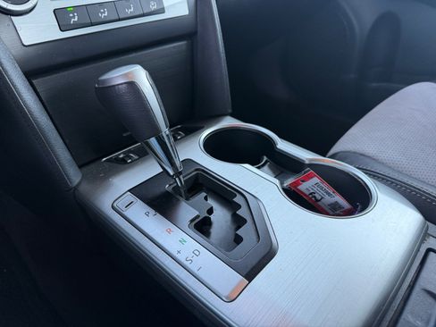 Used 2014 Toyota Camry SE w/ Leather Package image 14